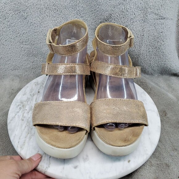 Fly London Shoes Womens EU 40 US 9-9.5 Gold Leather Wink Ankle Strap Sandals - Picture 3 of 14